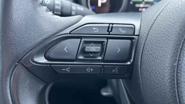 Toyota Yaris 1.5 Hybrid Design 5dr CVT Hybrid Hatchback